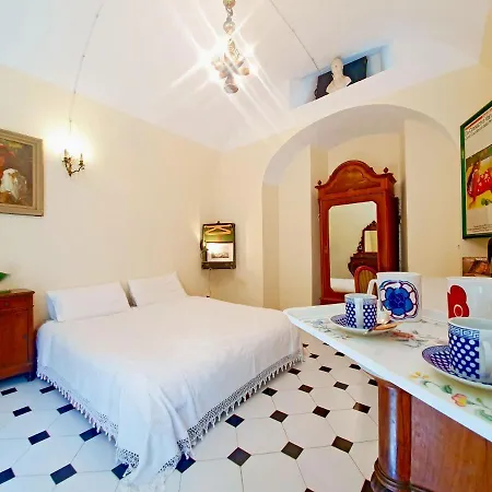 De Benedetti Guest house